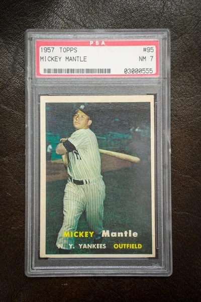 1957 Topps Mickey Mantle #95
